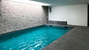 Piscine intérieure construite à Lasne