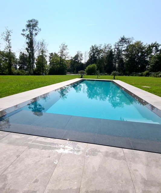 Piscine-à-débordement